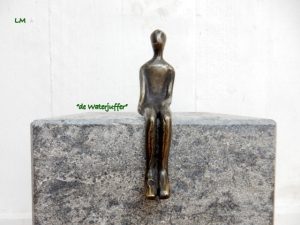 073* bronzen jongen M
