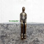 074* bronzen meisje M